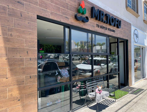 La esperada apertura de la nueva tienda de Mr. Tofu ha llegado a Tijuana, Baja California.